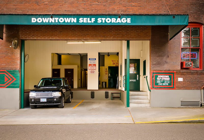 Covered access at Downtown Self Storage - Johnson Street