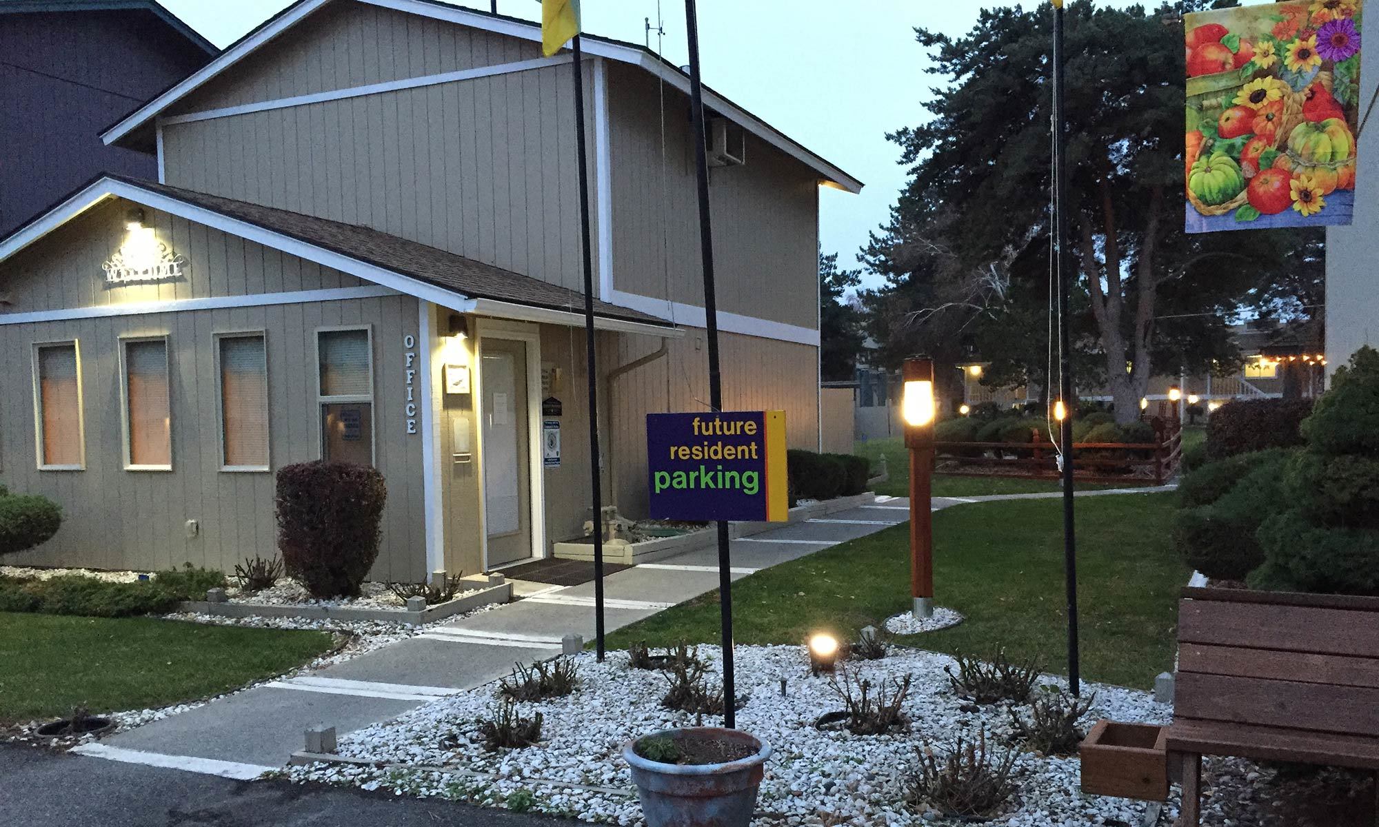 Learn more about our apartment community at Clearwater Square in Kennewick; schedule your tour today.