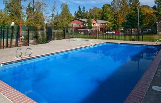 Pool at Fairview Oaks/Woods