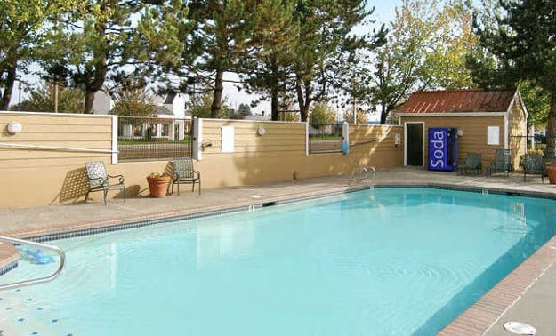 Pool at Rockwood Station