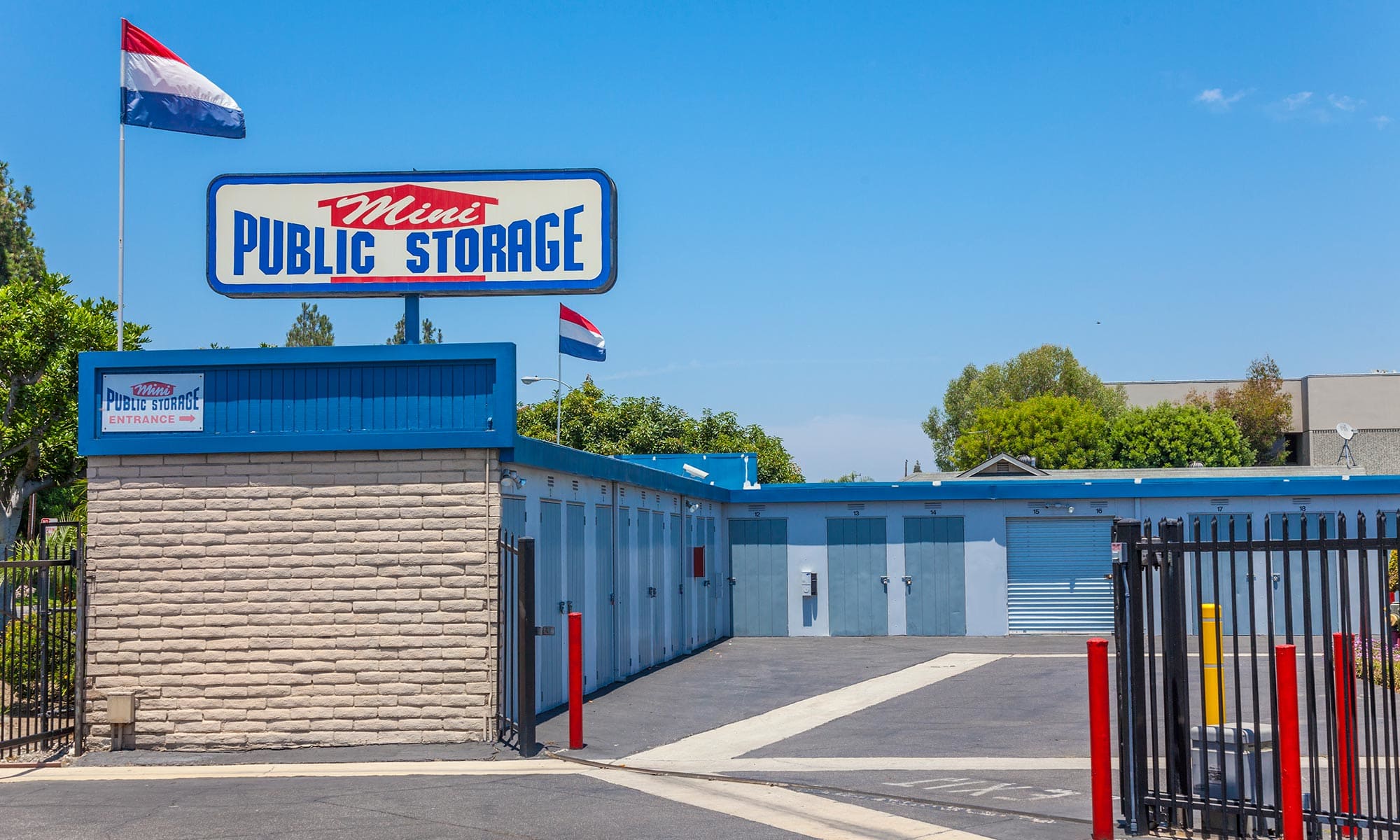 Mini Public Self Storage in Stanton, California