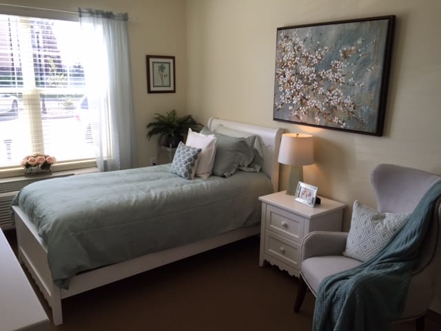 Our memory care facility in Winnipeg feels like home