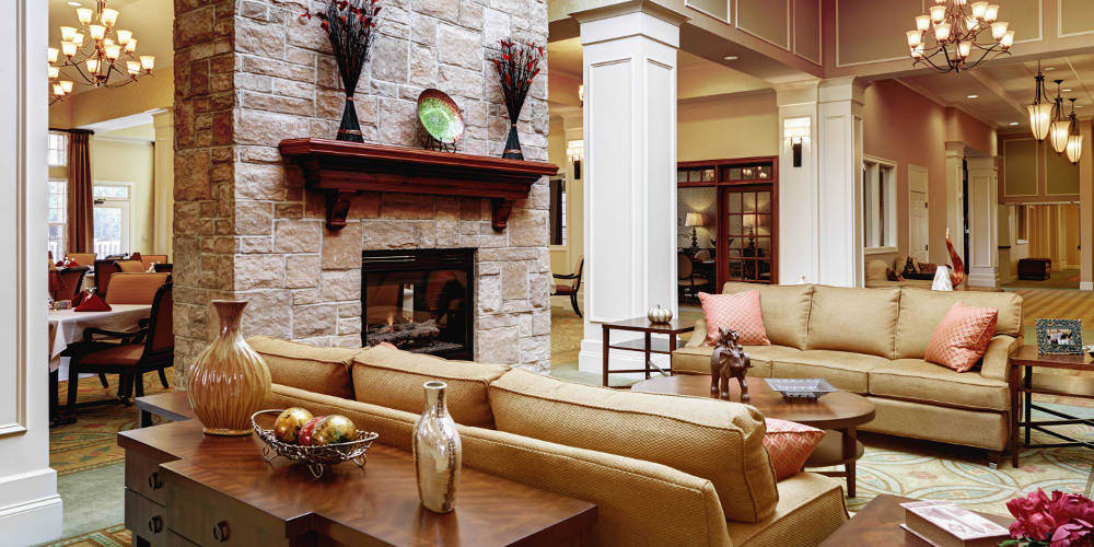 Lounge at Waltonwood at Ashburn in Ashburn, VA