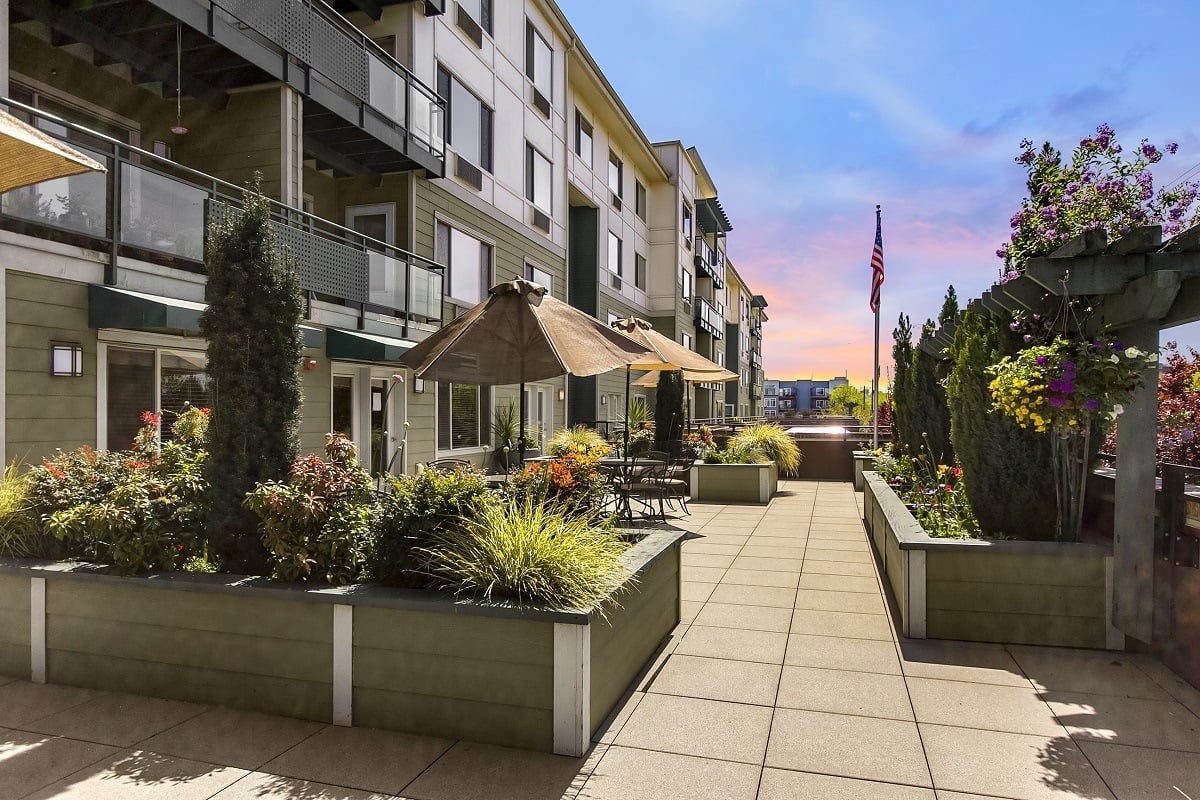 renton-wa-senior-living-merrill-gardens-at-renton-centre