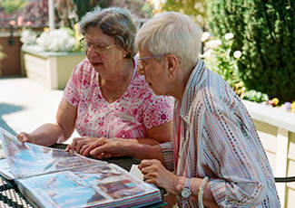 Happy residents at senior living in Gilbert