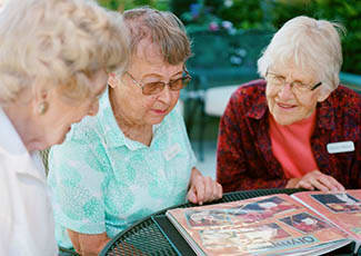Happy residents at senior living in Anthem