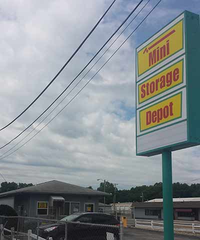 Features for the self storage facility in Elkhart