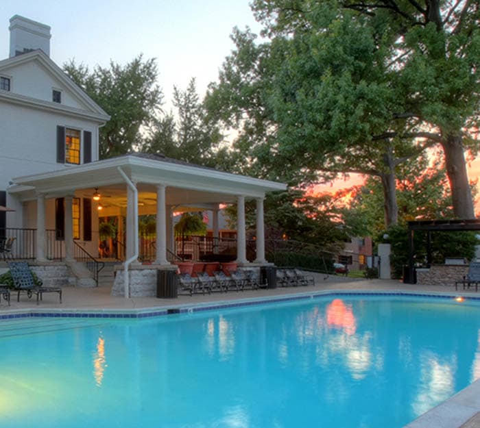 Pool at Mallard Crossing Apartments