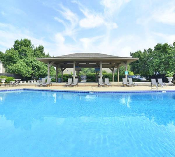 Off Campus Student Housing in Auburn, AL Eagles West Apartments