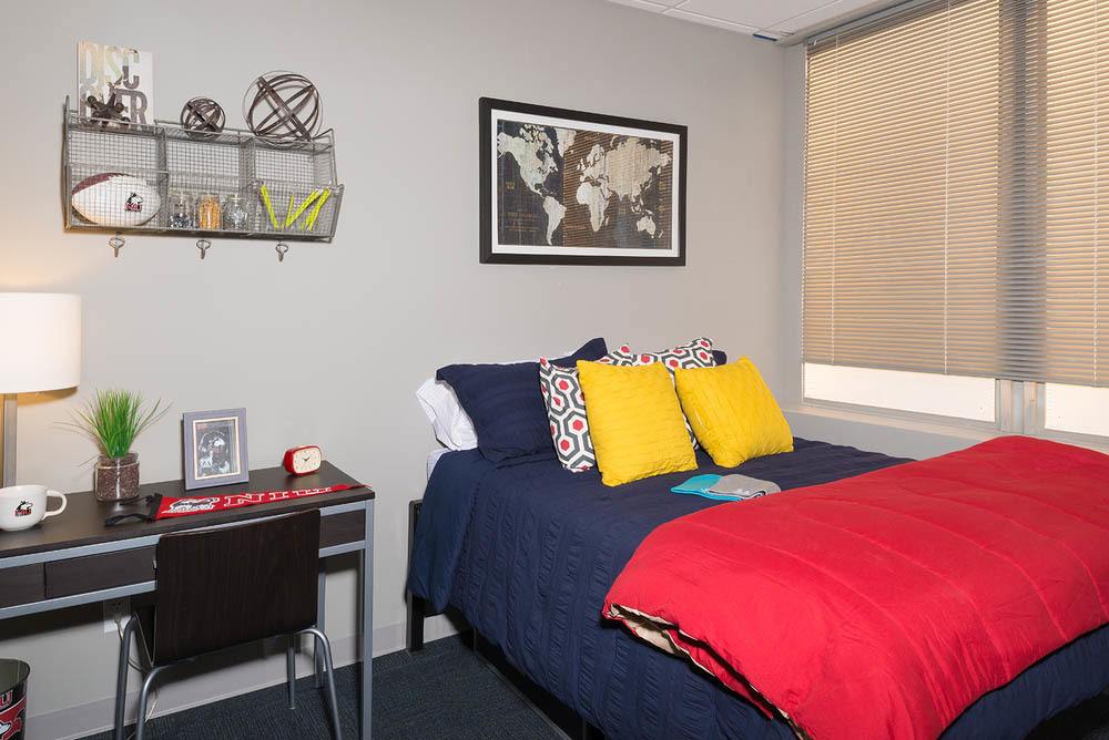 Photos of University Plaza in Dekalb, IL