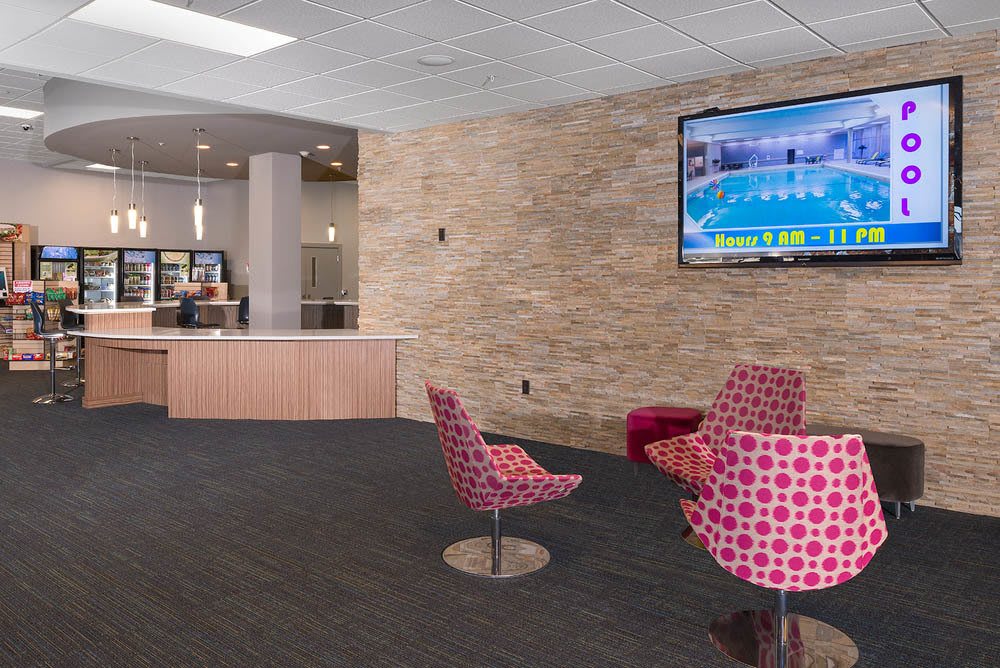 Photos of University Plaza in Dekalb, IL