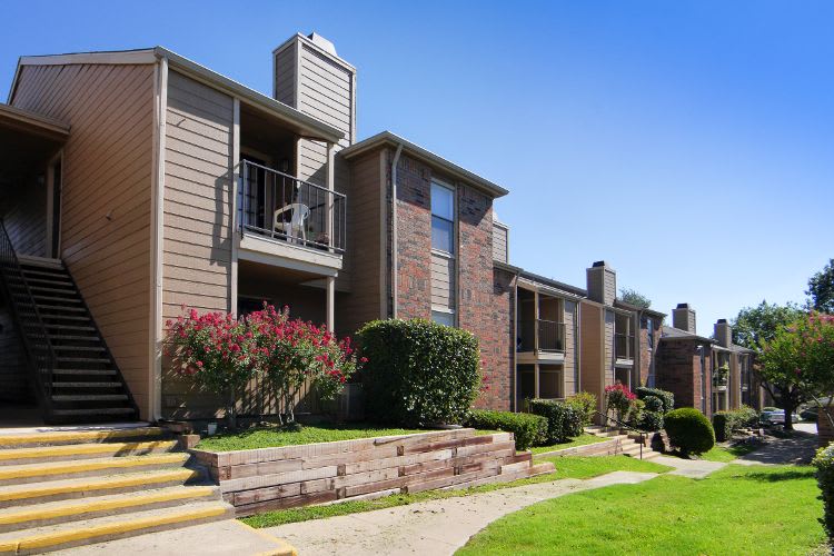 Exterior View at Saddlehorn Vista Apartments in Fort Worth, TX