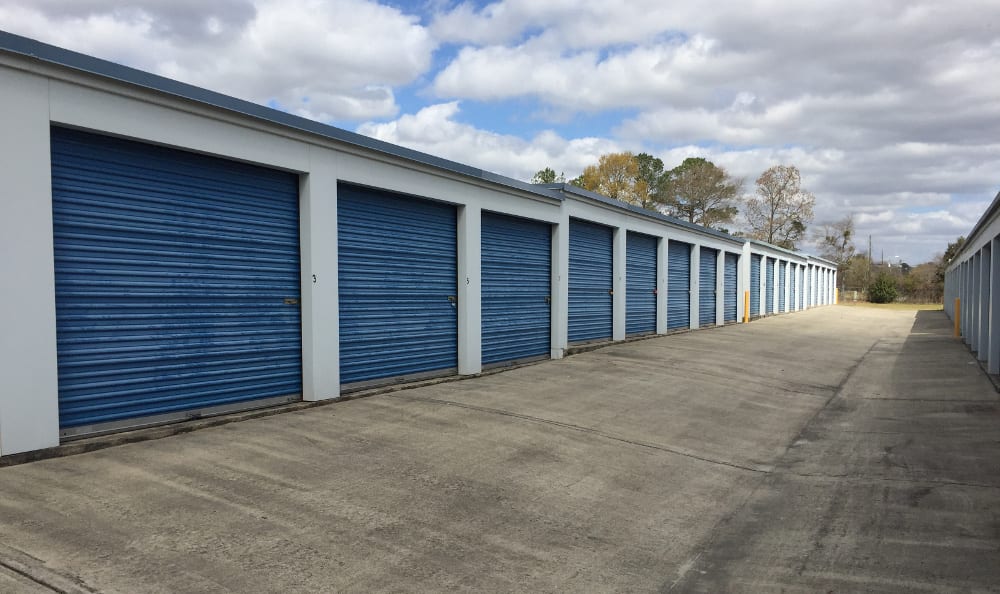 Large units at A & A Self Storage in Warner Robins, Georgia