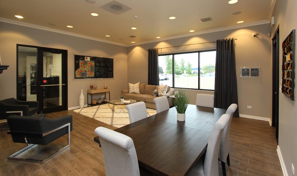 Photos Of Fieldpointe Schaumburg In Il Modern Clubhouse At Apartments In Schaumburg