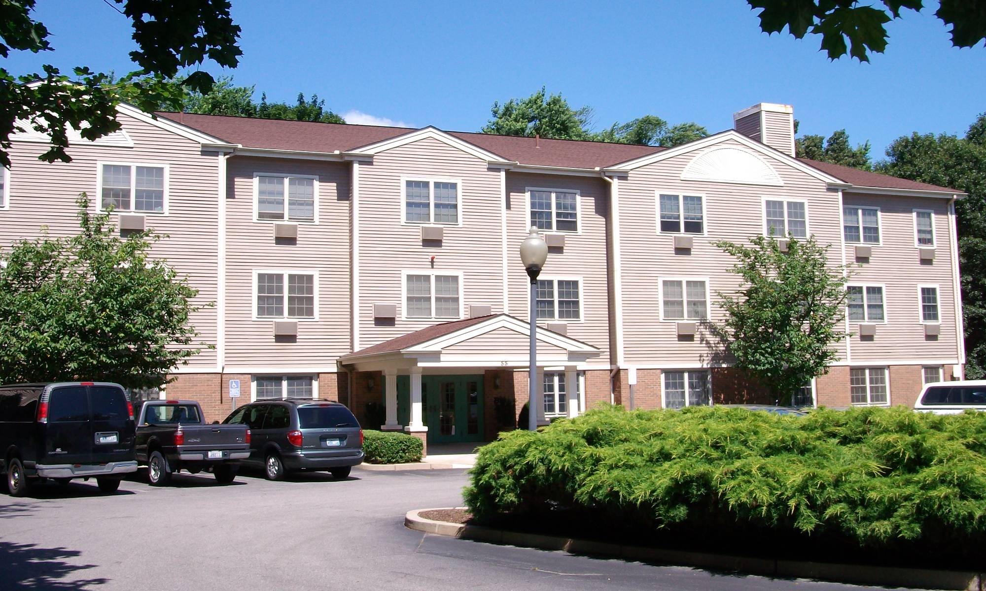 Secure, Home-Like Environment at Pacifica Senior Living Victoria Court