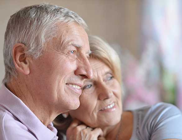 Happy couple living in Pacifica Senior Living Millcreek