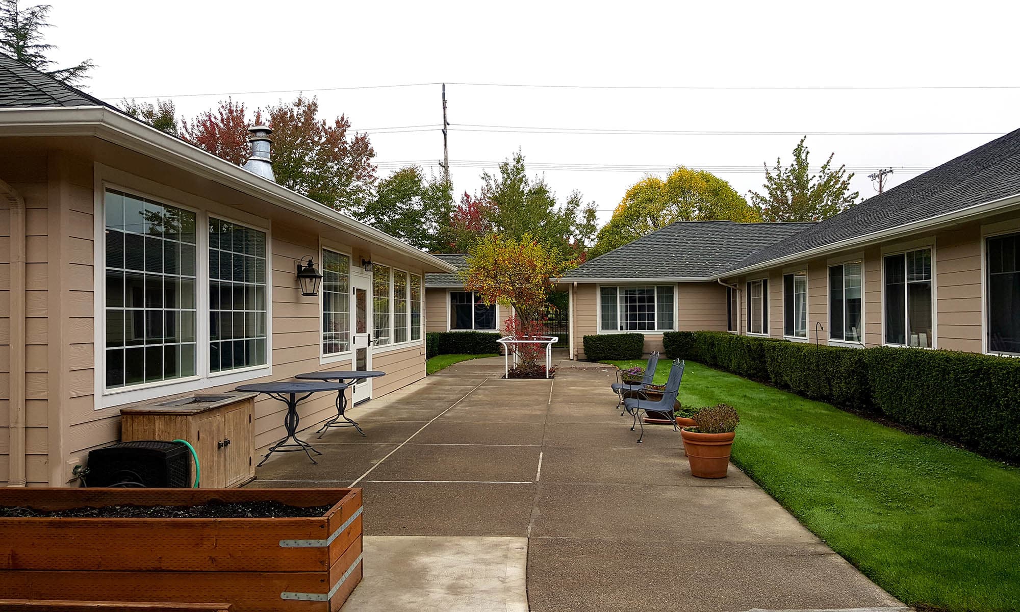 Sunny and expansive McMinnville courtyard