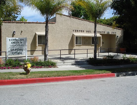 External view of the leasing office at Verdes del Oriente in San Pedro
