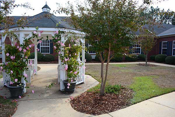 Morning Pointe of Tuscaloosa provides you with everything you could need.