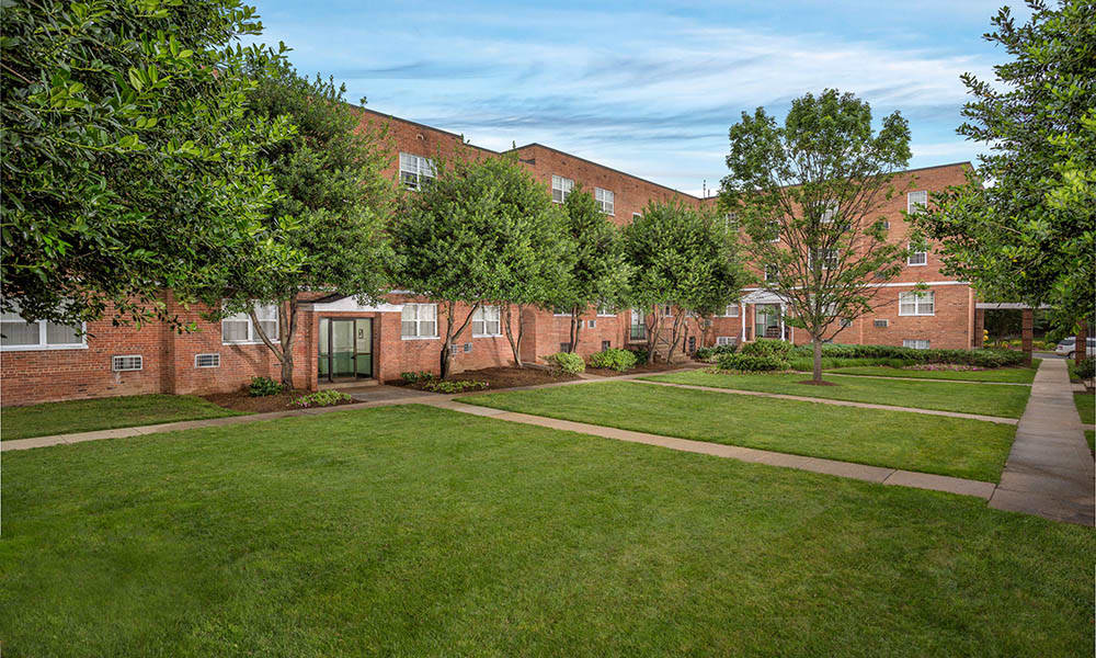 Photos Of Queenstown Apartments In Mount Rainier Md