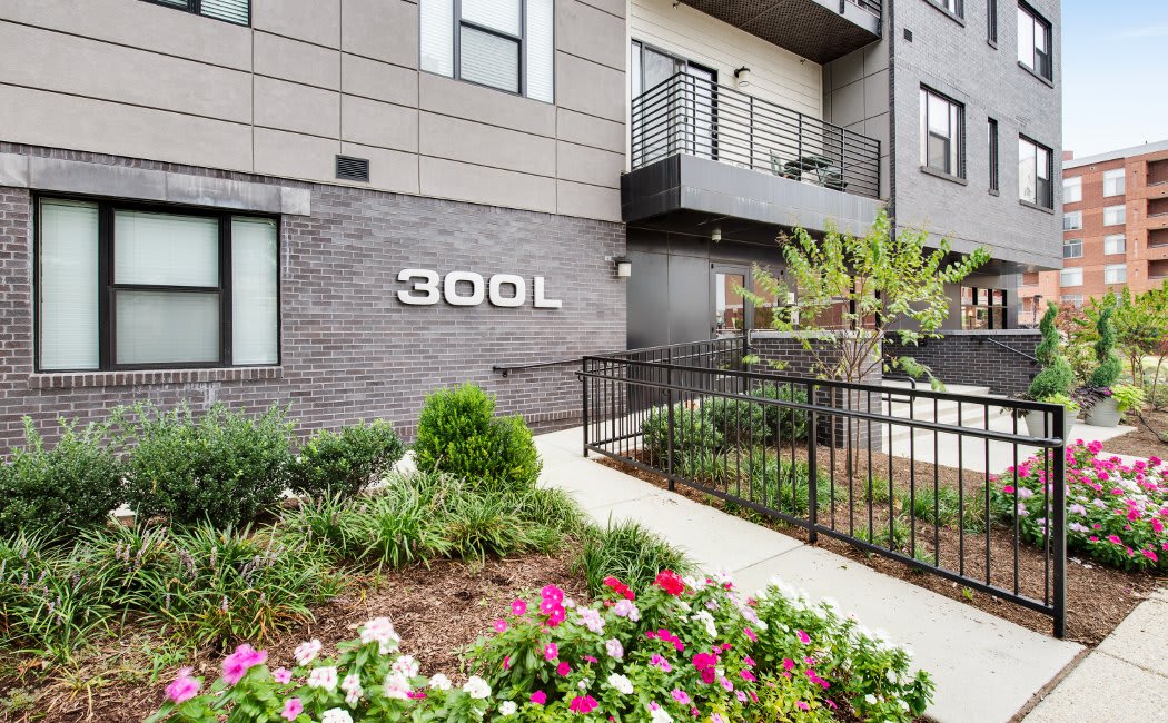 The Aria on L is ideally located for the Washington living you love.