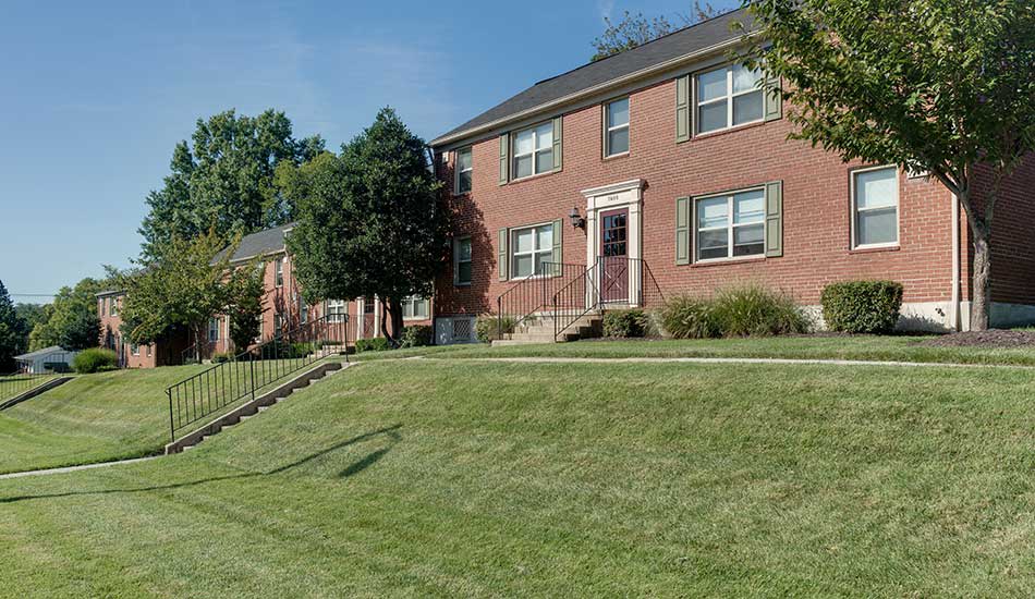 Apartments for Rent in Baltimore, MD near Towson Arbor Oaks Apartments