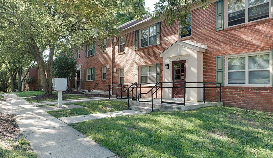 Apartments for Rent in Baltimore, MD near Towson Arbor Oaks Apartments