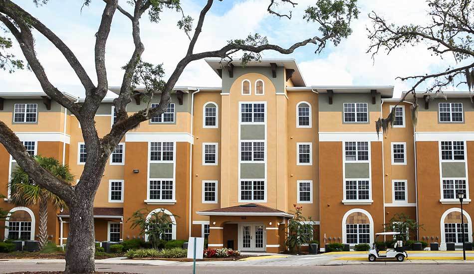 Tampa, FL Apartments for Rent in Old Seminole Heights The Oaks at