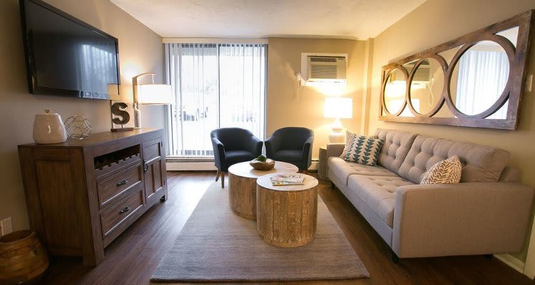 Living room at Solon Club Apartments
