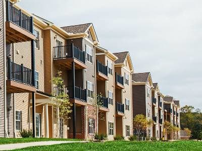 Exterior of Eden Square Apartments in Cranberry Township