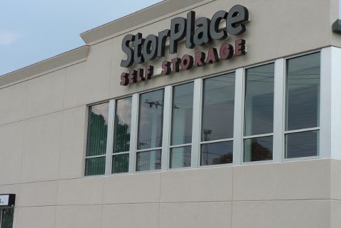 Main sign to DELETED - StorPlace of Lebanon Pike