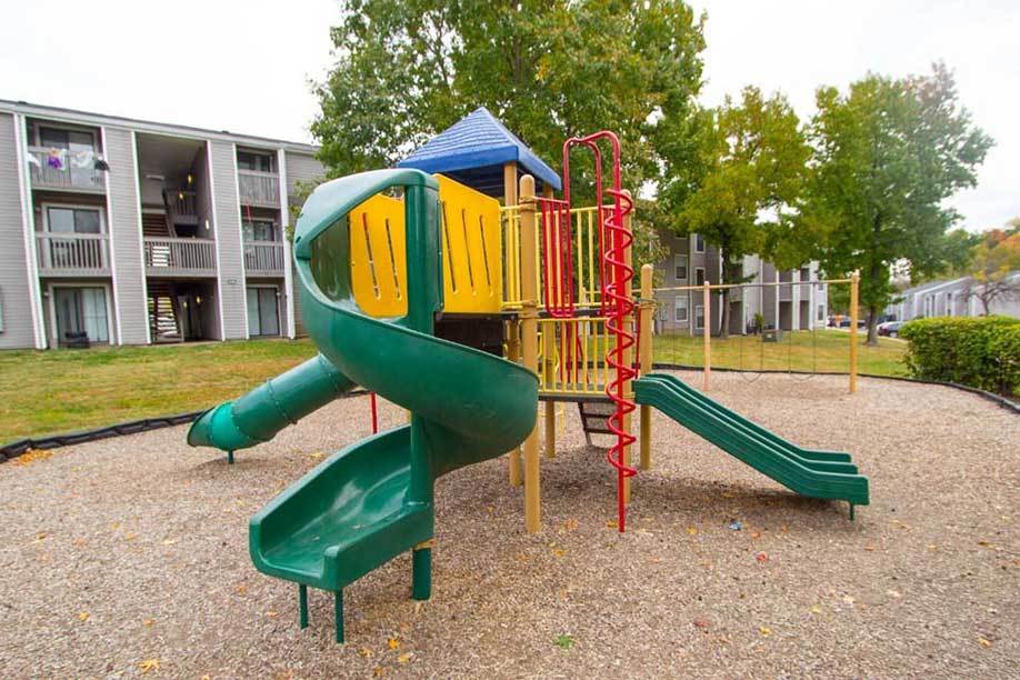 Knollwood Apartments offers spectacular community amenities