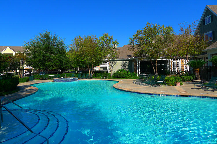 Pool at Lodge at West Oaks