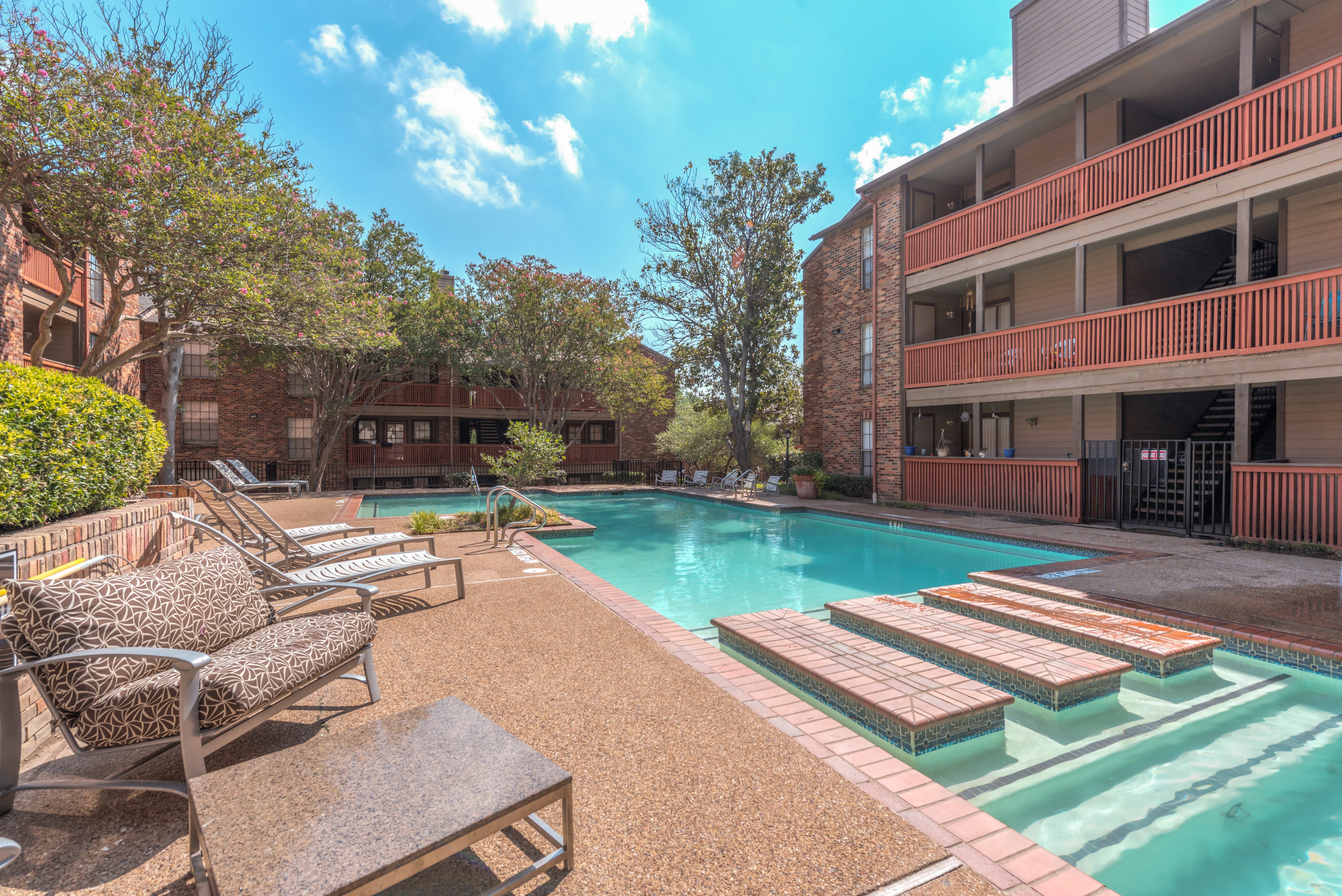Paved walkways at Churchill Crossing Apartments