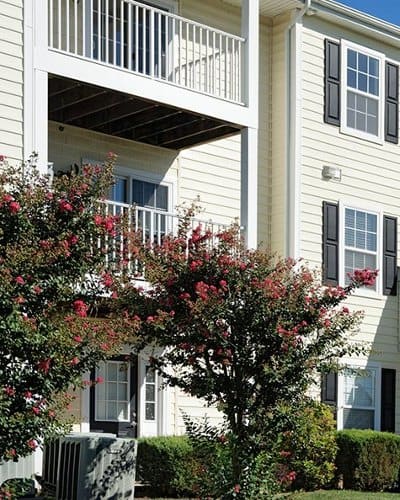 Exterior of apartments at Cannon Mills in Dover, DE