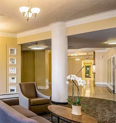 Wonderful community amenities at 7100 South Shore Drive Apartments in Chicago, IL