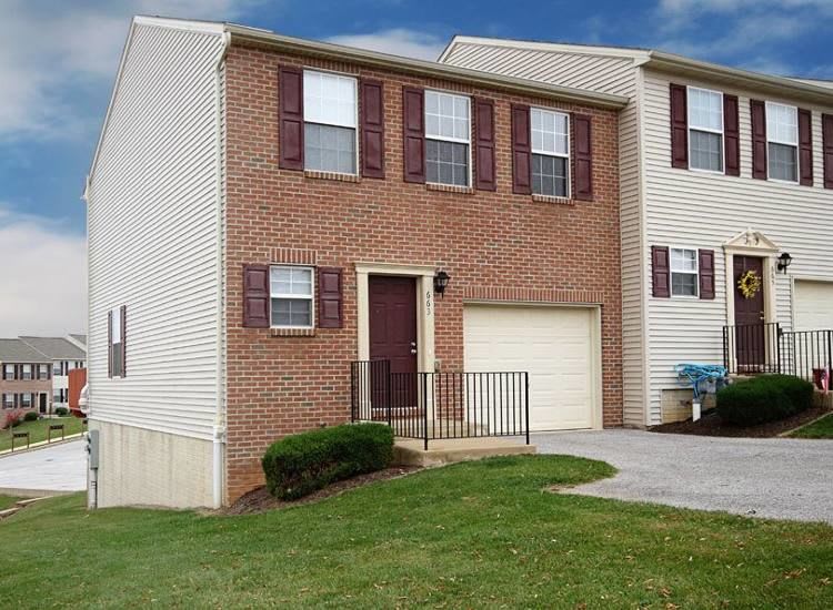 Apartments at Lion's Gate in Red Lion, Pennsylvania