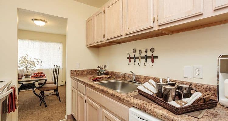 Upgraded kitchen at Brookwood on the Green in Liverpool, NY