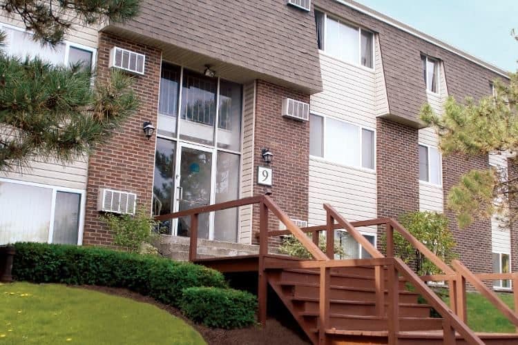 Exterior view of apartment at Highland Club in Watervliet, NY