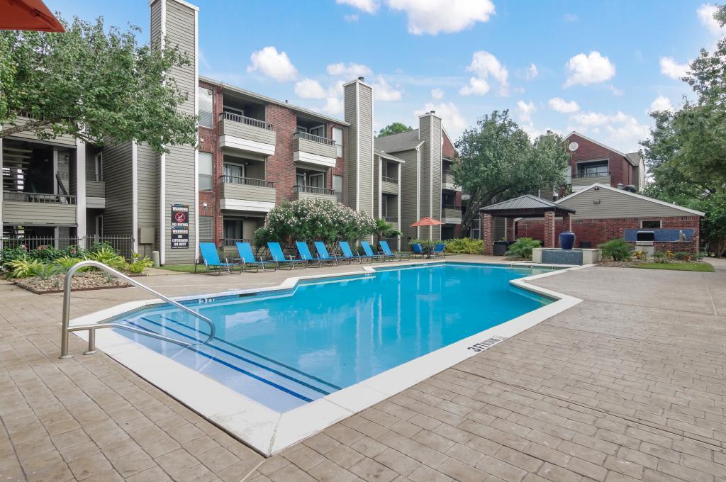 Circle at Point Park offers beautiful homes for rent in Houston, TX