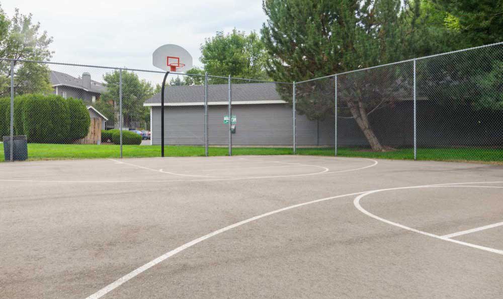 Basketball court at Arbor Crossing Apartments in Boise, ID