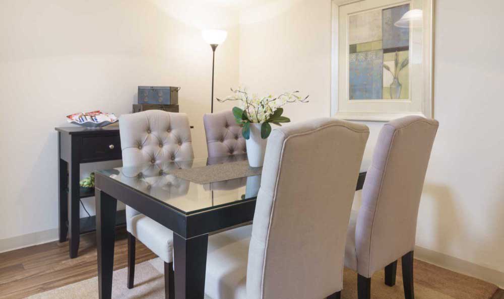 Arbor Crossing Apartments dining room