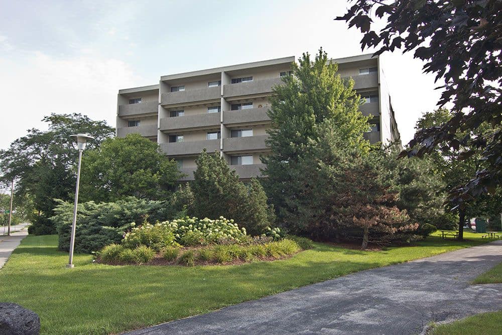 The spacious floor plans at Park Towers Apartments offer excellent amenities