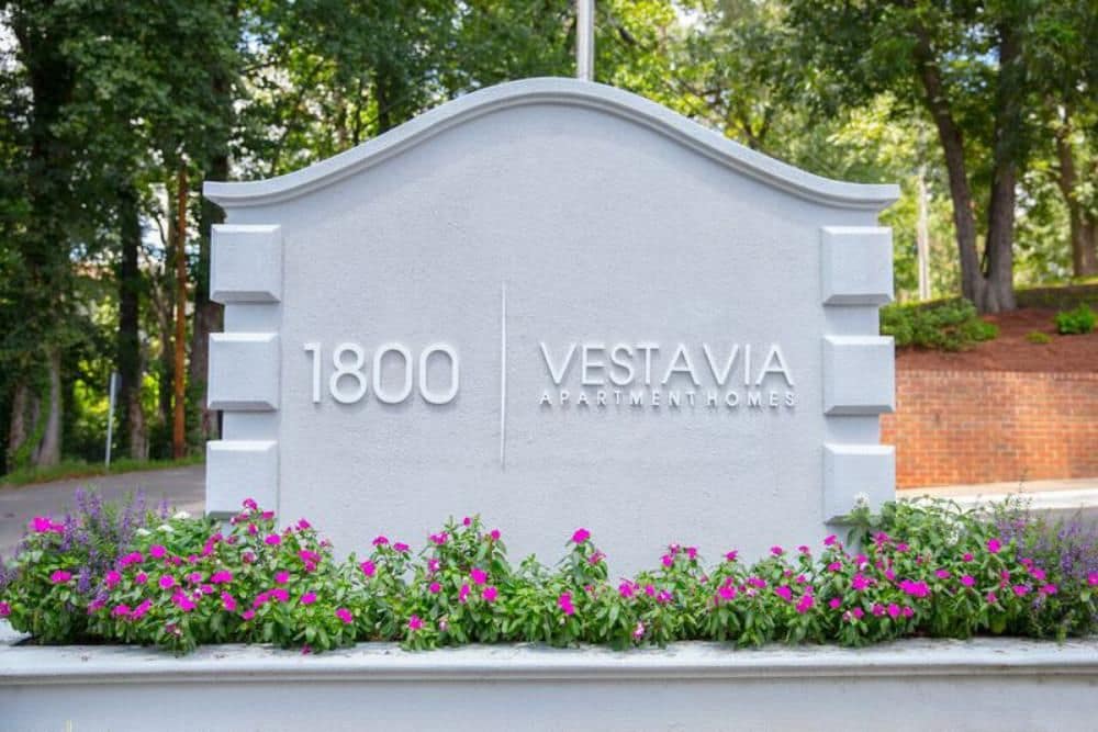 Welcome to 1800 Vestavia