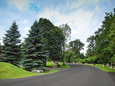 Beautiful landscaping at High Acres Apartments & Townhomes in Syracuse, New York