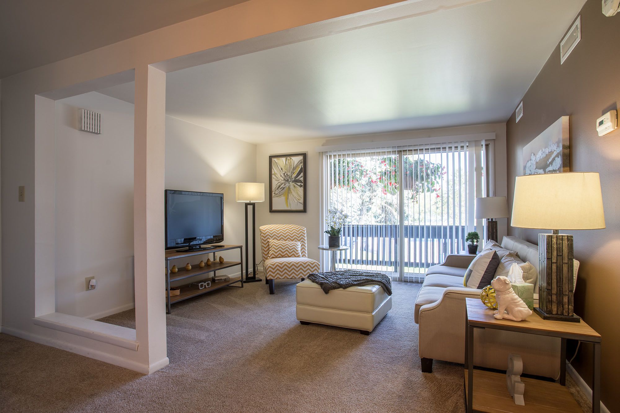 Welcome to Idylwood Resort Apartments in Cheektowaga, NY
