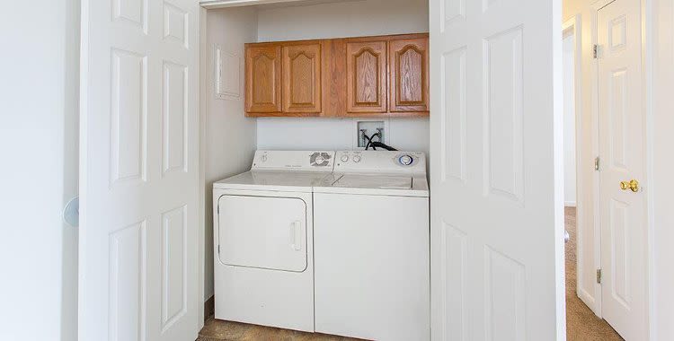 Washer and dryer at Riverton Knolls home