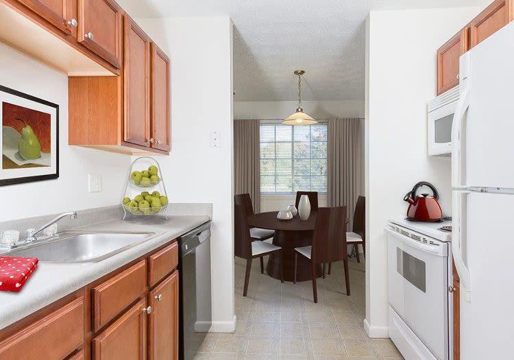 Upgraded kitchen at Waverlywood Apartments and Townhomes in Webster, NY