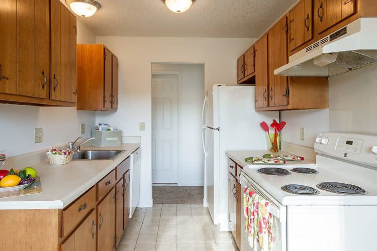 Well-equipped kitchen at Knollwood Manor Apartments in Fairport, New York