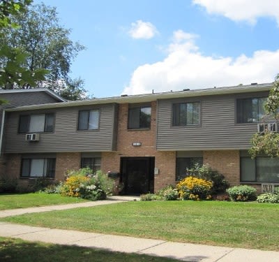 Exterior view of the apartments at Lake Vista Apartments